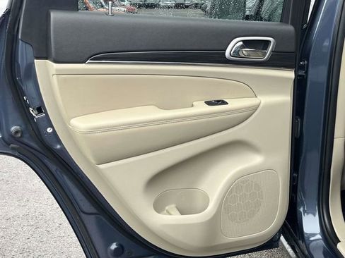 Used 2021 Jeep Grand Cherokee Limited image 17