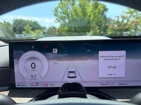 Used 2025 Genesis GV80 3.5T Advanced AWD/4WD image 19
