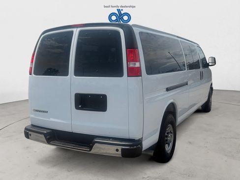 Used 2025 Chevrolet Express 3500 LT w/ LT Preferred Equipment Group RWD image 6