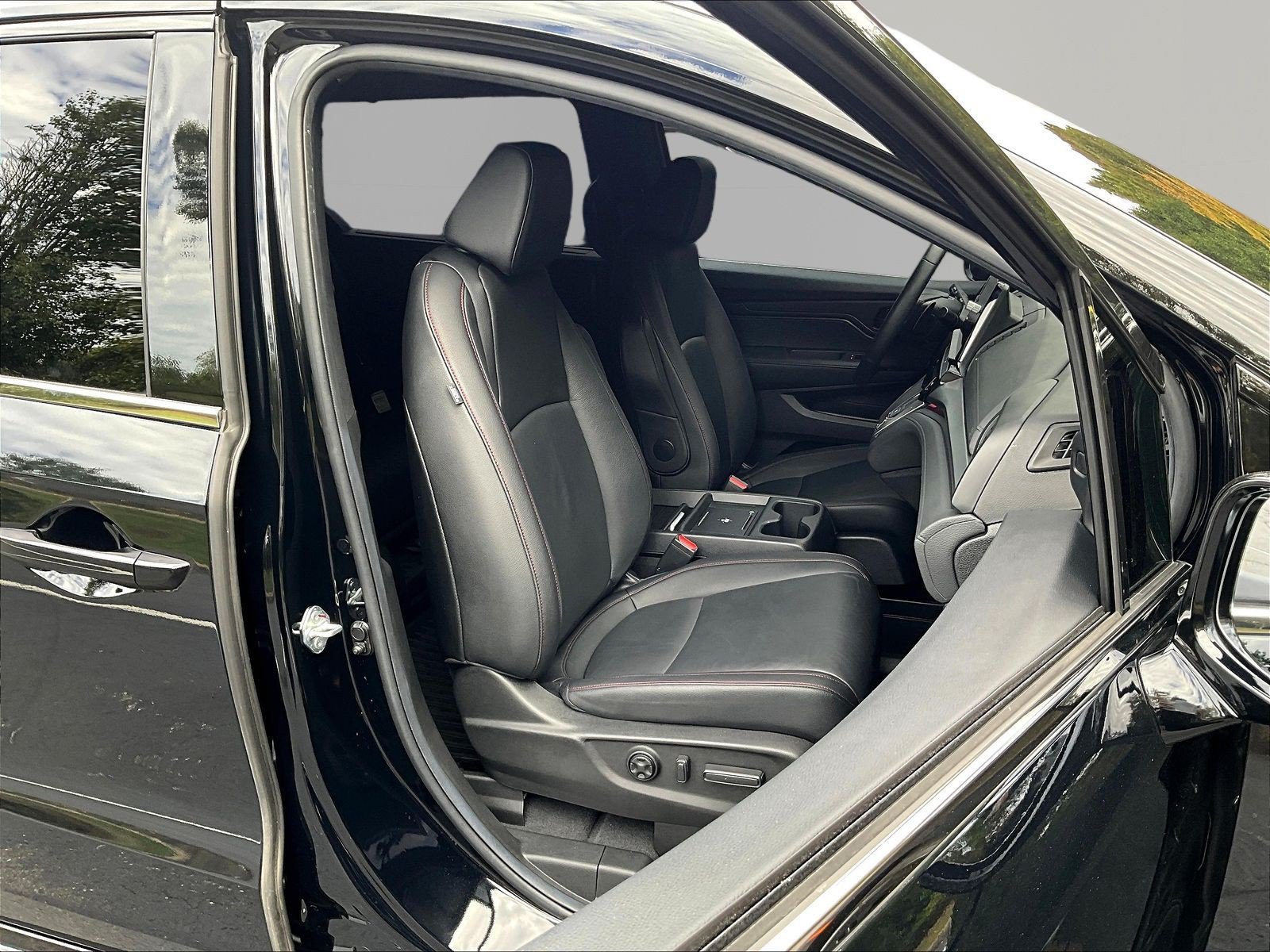 Used 2025 Honda Odyssey Sport-L image 30