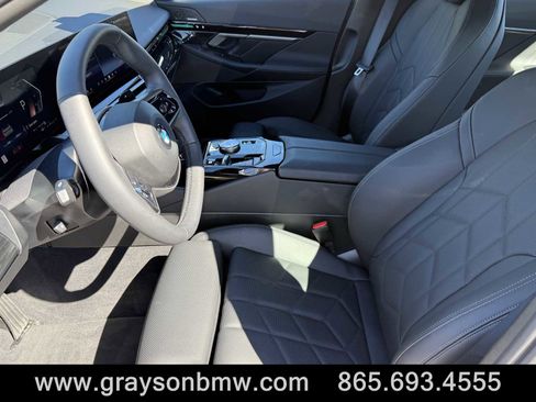 Certified 2025 BMW 530i xDrive image 11