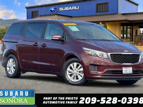 Used 2017 Kia Sedona LX w/ LX Essentials Premium Package FWD image 1