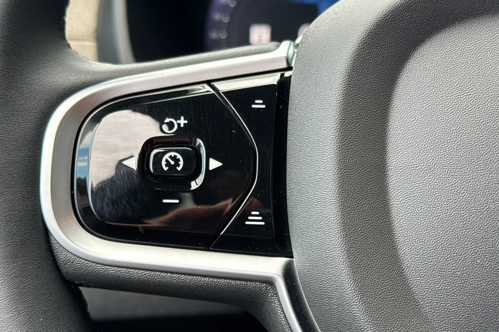 Certified 2026 Volvo XC90 B6 Core AWD/4WD image 28