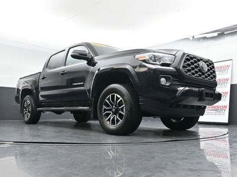 Used 2020 Toyota Tacoma TRD Sport image 37