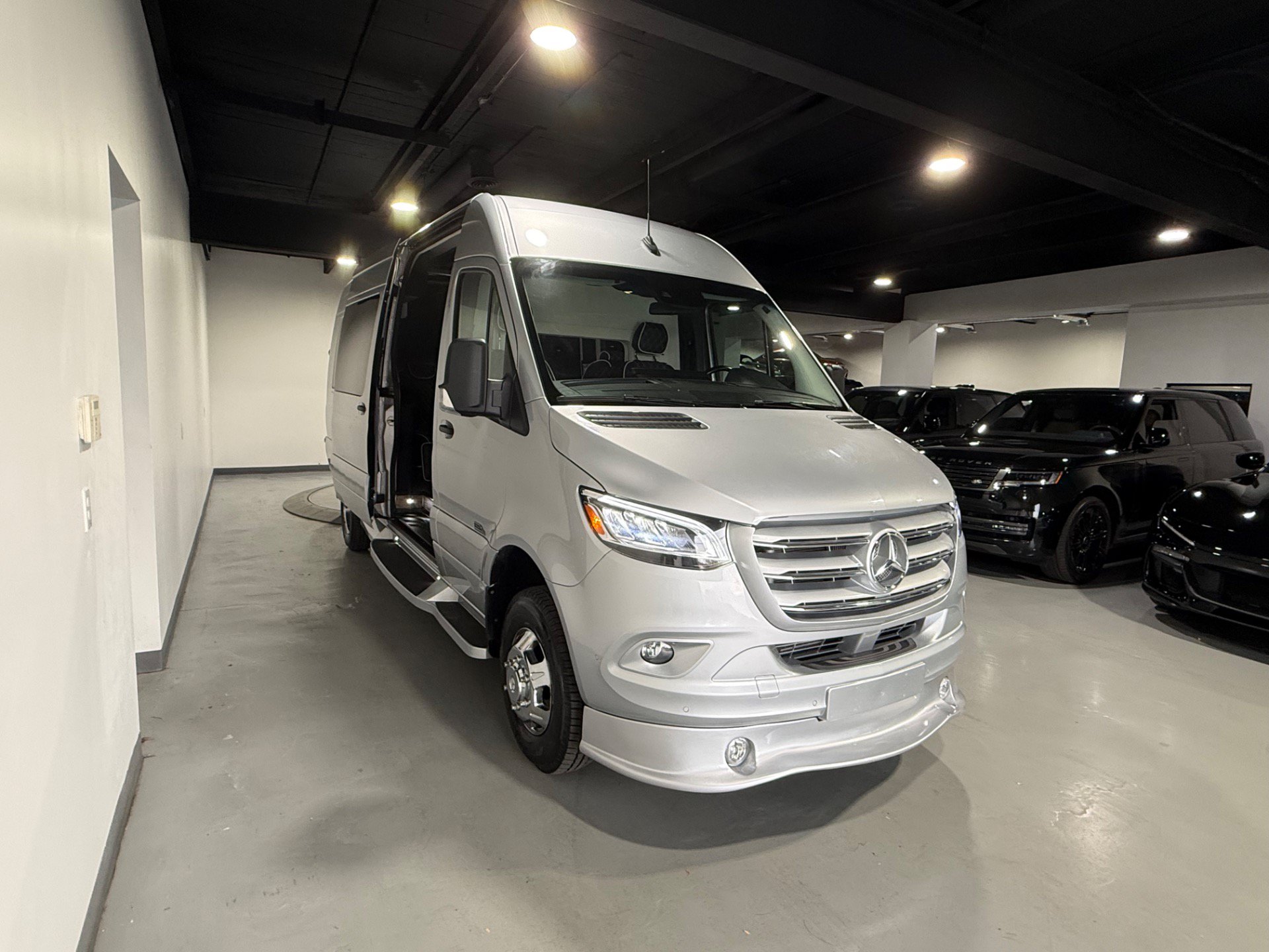 Used 2019 Mercedes-Benz Sprinter 4x4 170 image 4