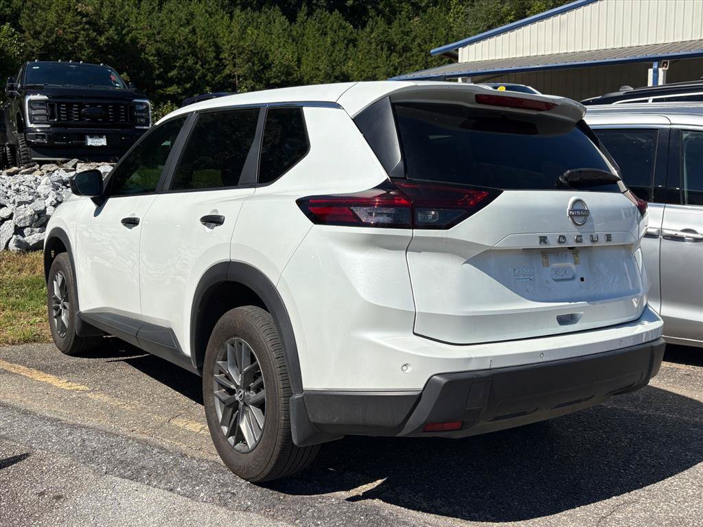 Used 2025 Nissan Rogue S FWD image 8