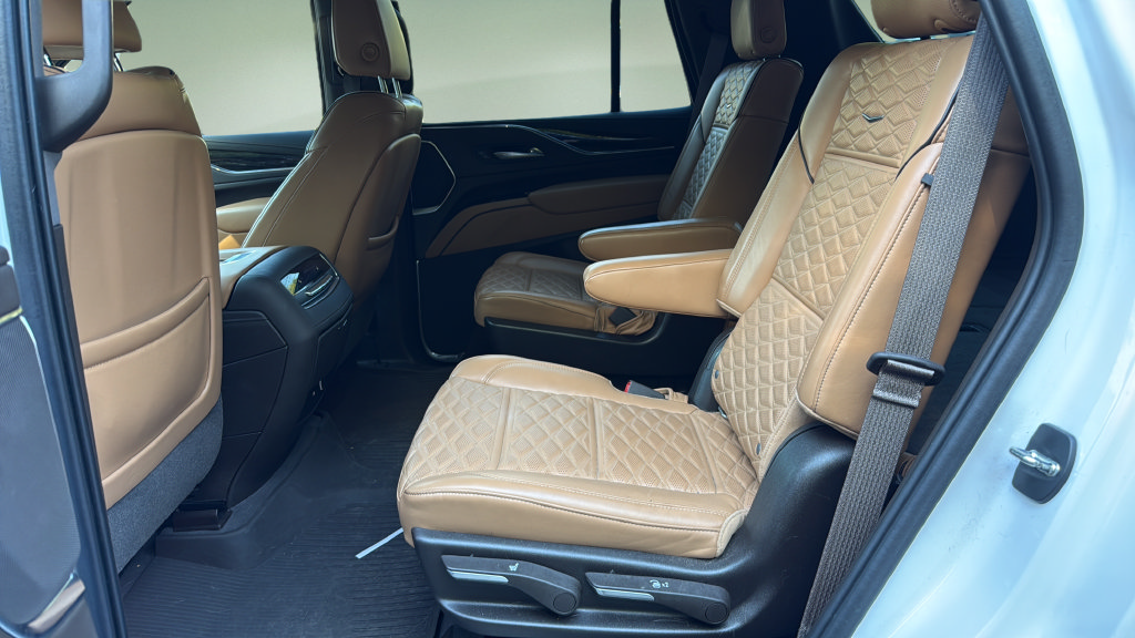 Used 2021 Cadillac Escalade Sport AWD/4WD image 23
