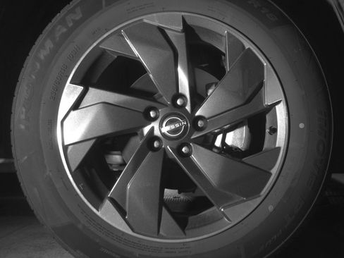 Used 2025 Nissan Rogue SV AWD/4WD image 13