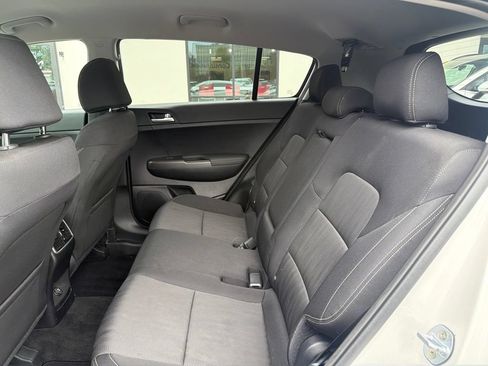 Used 2020 Kia Sportage LX AWD/4WD image 18