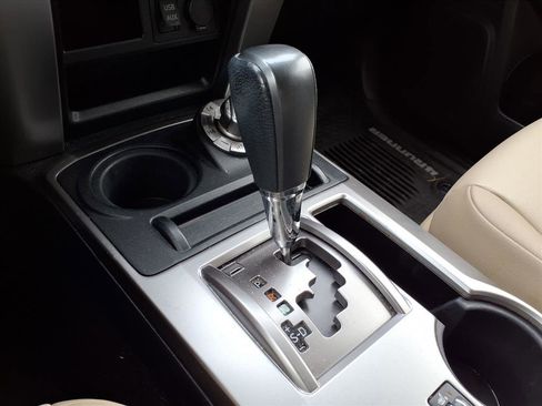 Used 2019 Toyota 4Runner SR5 Premium image 8