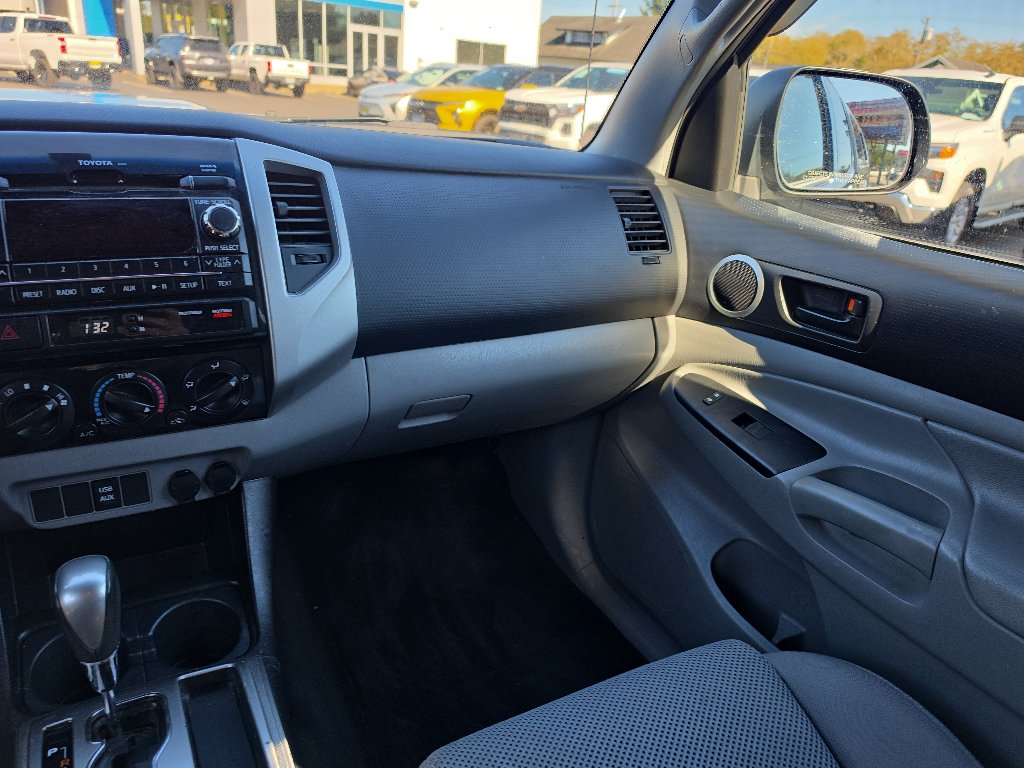 Used 2012 Toyota Tacoma 4x4 Access Cab V6 w/ TRD Sport Pkg image 20