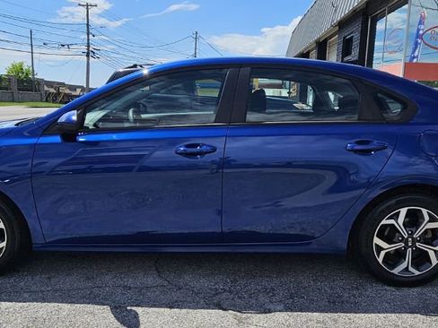 Used 2020 Kia Forte LXS FWD image 2