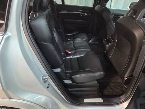 Used 2018 Volvo XC90 T6 Momentum w/ Convenience Package image 15