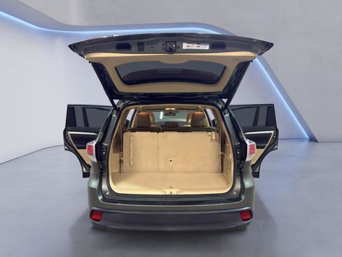 Used 2014 Toyota Highlander Plus image 11