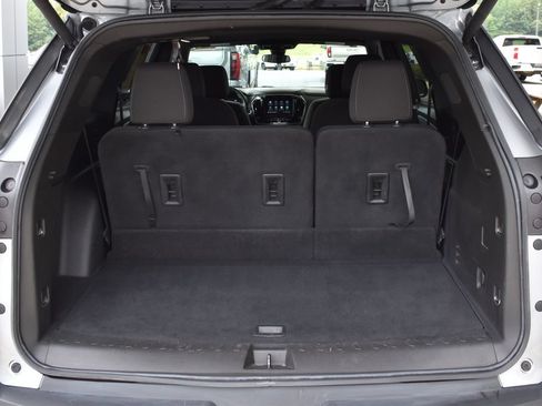 Used 2023 Chevrolet Traverse LT FWD image 11