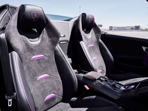 Used 2024 Lamborghini Huracan EVO image 42