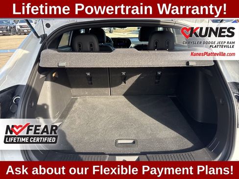 Used 2024 Chevrolet Trax RS w/ Sunroof Package FWD image 40