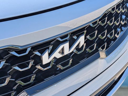 Used 2022 Kia Sorento SX image 5