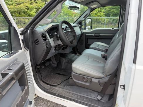 Used 2014 Ford F250 XL w/ Power Equipment Group RWD image 23