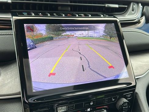 Used 2023 Jeep Grand Cherokee 4WD 4xe image 21