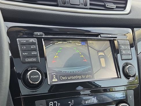 Used 2015 Nissan Rogue SL w/ SL Premium Package image 16