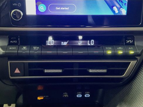Used 2025 Toyota Camry SE w/ Convenience Package FWD image 26
