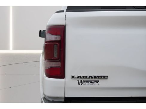 Used 2022 RAM 1500 Laramie AWD/4WD image 35