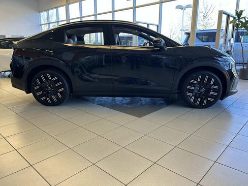 New 2026 Nissan Leaf Platinum+ w/ Cargo Package (Platinum+) FWD image 8