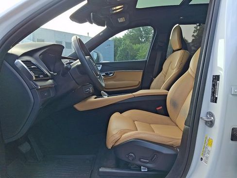 Used 2023 Volvo XC90 B6 Ultimate w/ Lounge Package AWD/4WD image 12