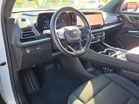 Used 2024 Chevrolet Traverse LT AWD/4WD image 24