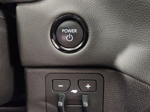 Used 2025 Toyota Tundra Limited AWD/4WD image 20