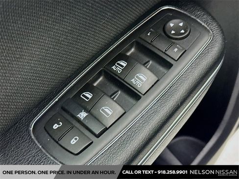 Used 2017 Dodge Charger SE w/ Popular Equipment Group image 16