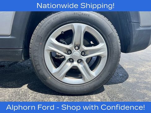Used 2024 Jeep Compass Latitude AWD/4WD image 35