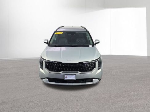 Used 2025 Kia Carnival EX FWD image 45