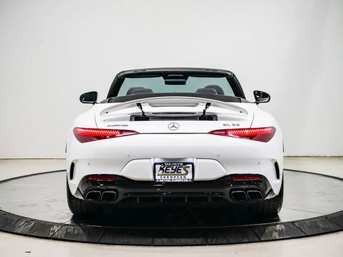 Certified 2022 Mercedes-Benz SL 63 AMG 4MATIC image 9