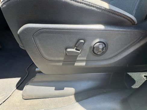 Used 2021 RAM 1500 Big Horn RWD image 15