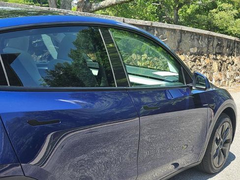 Used 2024 Tesla Model Y Long Range RWD image 20