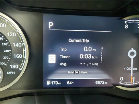 Used 2025 Genesis G70 2.5T w/ Sport Prestige Package image 38