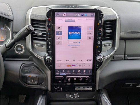 New 2026 RAM 2500 Laramie AWD/4WD image 18