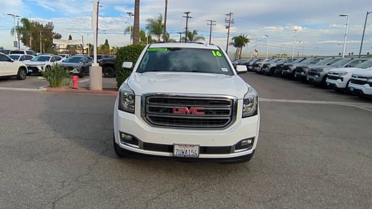 Used 2016 GMC Yukon XL SLE RWD image 3