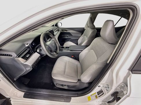 Used 2025 Toyota Camry LE w/ Convenience Package FWD image 19