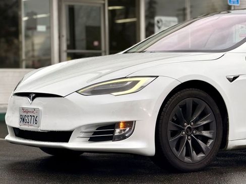 Used 2018 Tesla Model S 100D image 4
