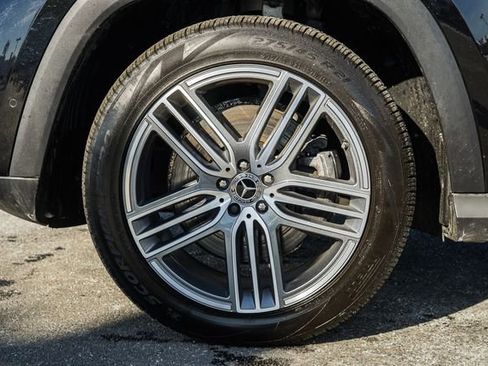 Certified 2025 Mercedes-Benz GLS 450 4MATIC image 18