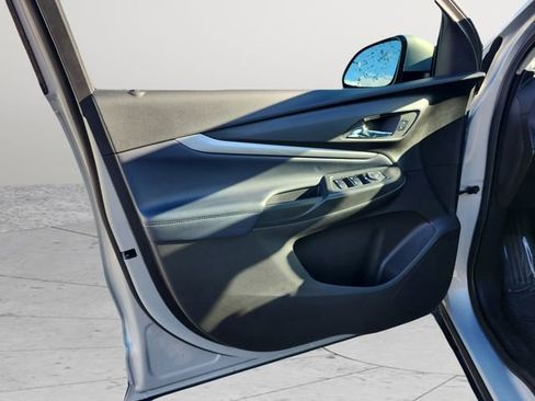 Used 2023 Chevrolet Bolt EUV Premier image 35