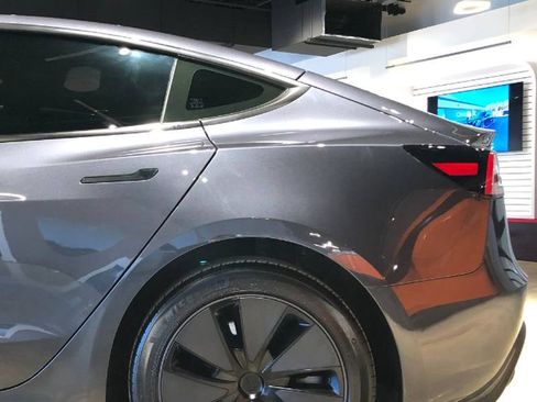 Used 2025 Tesla Model 3 Long Range image 10