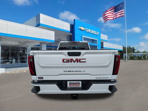 Used 2024 GMC Sierra 3500 Denali w/ Denali Reserve Package AWD/4WD image 4