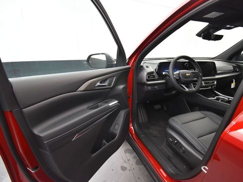 New 2026 Chevrolet Traverse LT w/ Driver Confidence Package AWD/4WD image 8