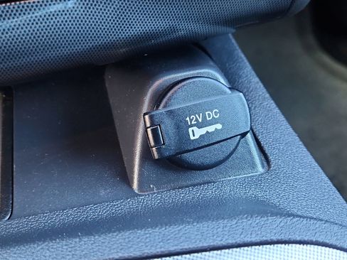 Used 2014 Dodge Challenger SXT w/ Sport Appearance Package image 21