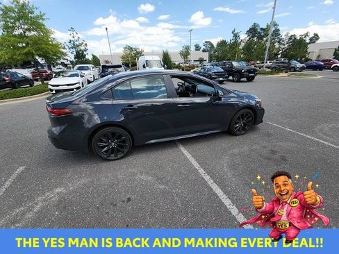 Used 2025 Toyota Corolla XSE FWD image 14
