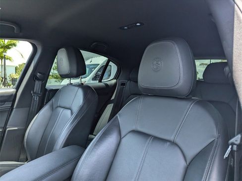 Used 2022 Alfa Romeo Stelvio Sprint image 21